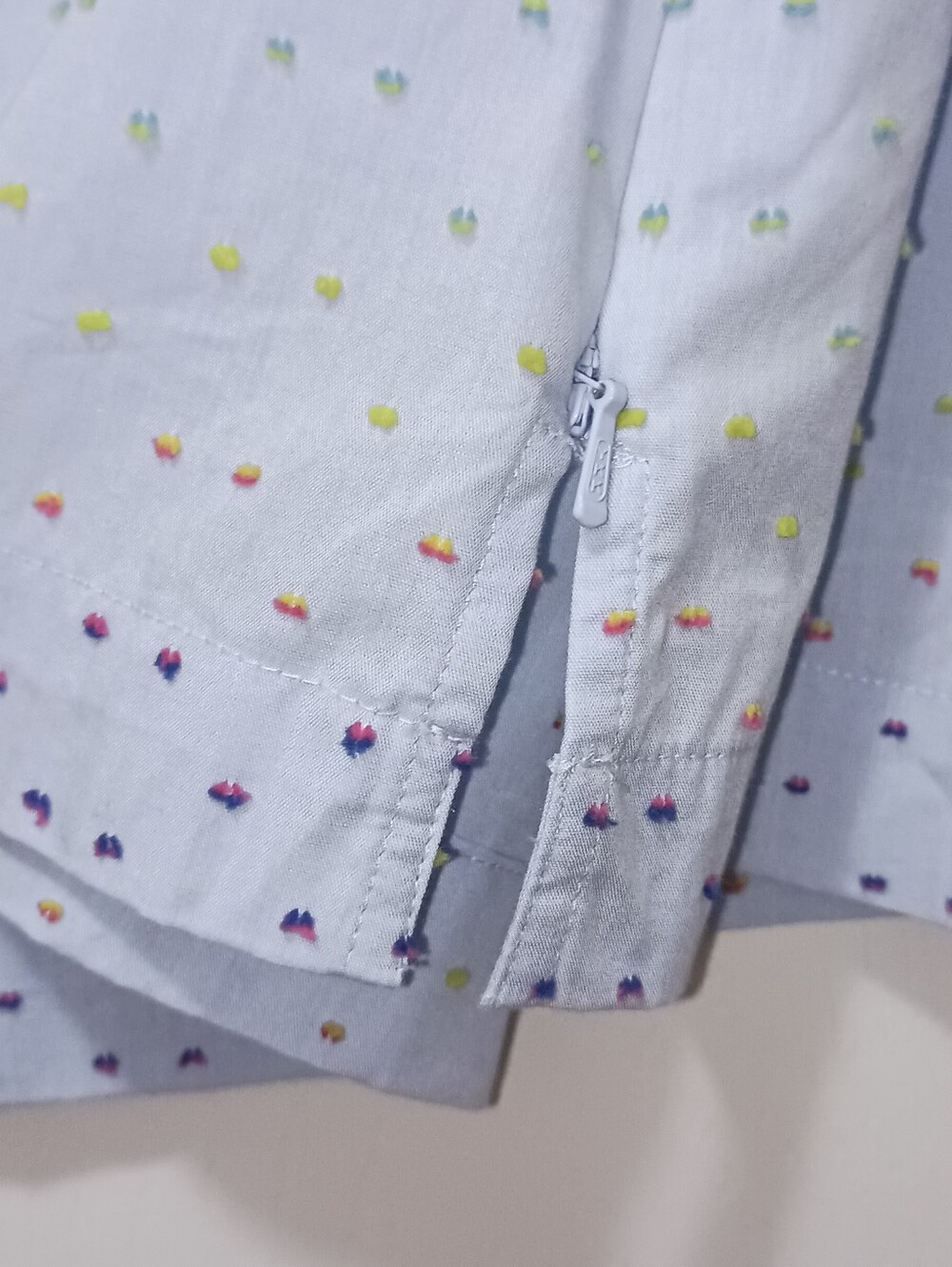 Talbots Sleeveless Ruffled Colorful Swiss Dots Cotton Blouse Medium - Picture 6 of 9